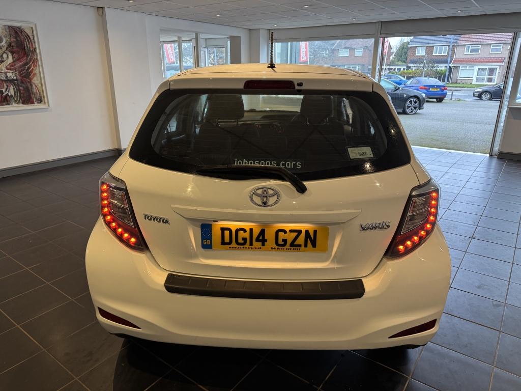 TOYOTA YARIS 1.3 VVT-I ICON PLUS 5DR CVT