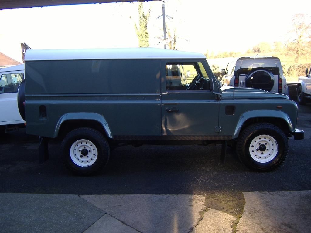 LAND ROVER DEFENDER 110 TDCi Hardtop Defender 2.2 110 TDCi Hardtop