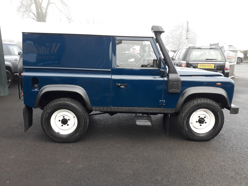 LAND ROVER DEFENDER 90 TD5 Hardtop 2.5 90 HARD-TOP TD5 Manual