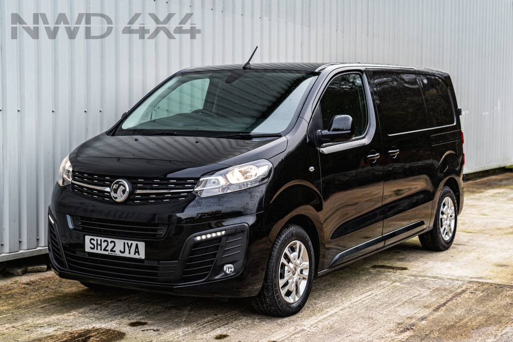 Used VAUXHALL VIVARO L1H1 F2700 SPORTIVE S/S 1.5 L1H1 F2700 SPORTIVE S/S Manual in Lancashire