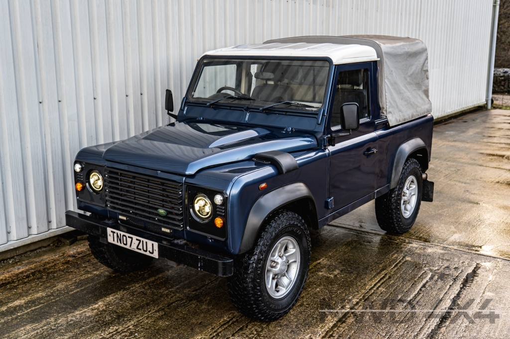 Used LAND ROVER DEFENDER 2.4 90 SWB 2DR Manual in Lancashire