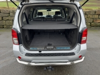 NISSAN PATHFINDER 2.5 DCI TEKNA 5DR Manual