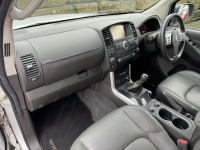 NISSAN PATHFINDER 2.5 DCI TEKNA 5DR Manual