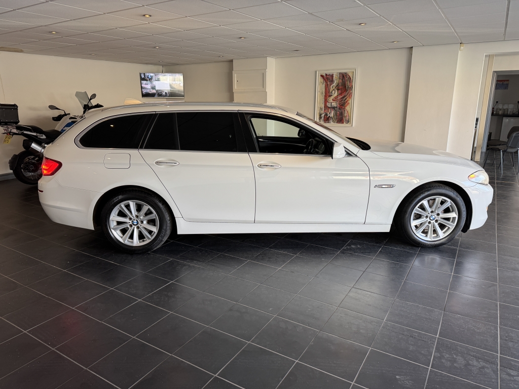 BMW 5 SERIES 2.0 520D SE TOURING 5DR Automatic