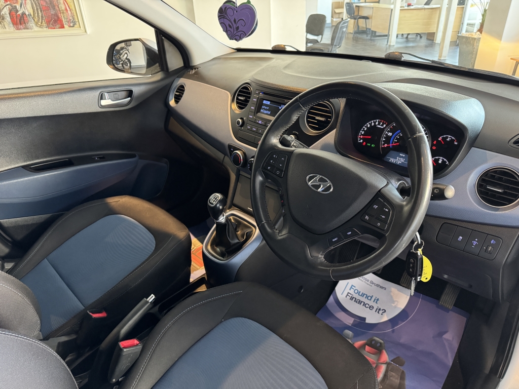 HYUNDAI I10 1.2 PREMIUM 5DR Manual