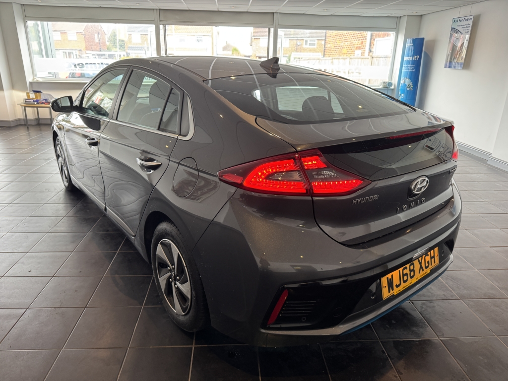 HYUNDAI IONIQ 1.6 PREMIUM SE 5DR SEMI AUTOMATIC