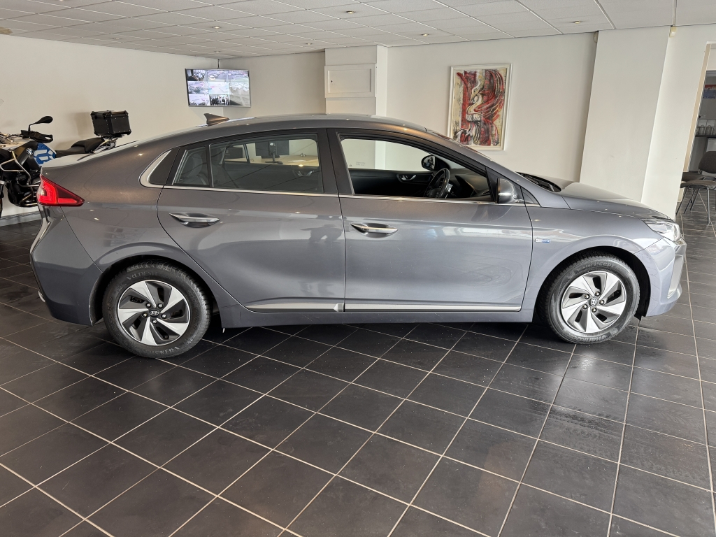 HYUNDAI IONIQ 1.6 PREMIUM SE 5DR SEMI AUTOMATIC