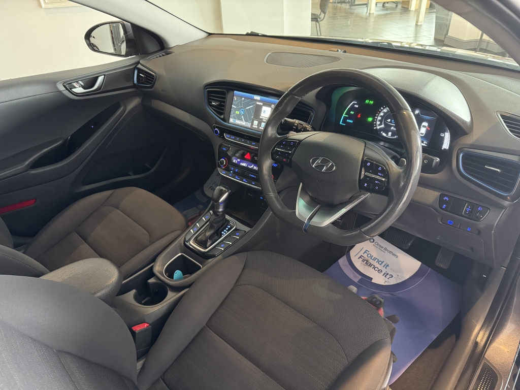 HYUNDAI IONIQ 1.6 PREMIUM SE 5DR SEMI AUTOMATIC