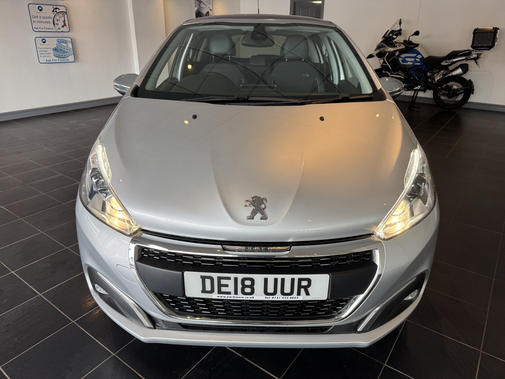 PEUGEOT 208 1.2 PURETECH ALLURE 5DR Manual