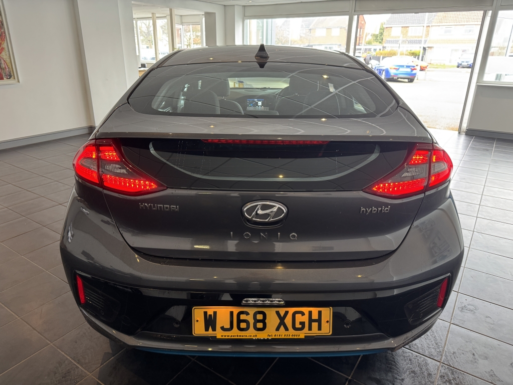 HYUNDAI IONIQ 1.6 PREMIUM SE 5DR SEMI AUTOMATIC